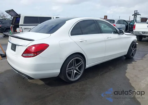 2018 Mercedes-Benz C 300 из США, поврежденный, VIN 55SWF4JBXJU254283
